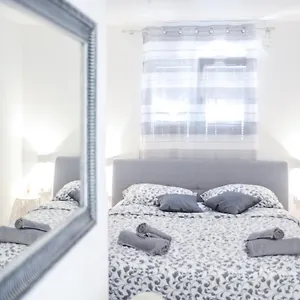https://apartment-montona.in-istria.net