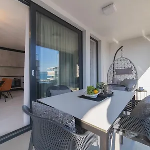 https://perla-luxury-apartment.splithotels.org