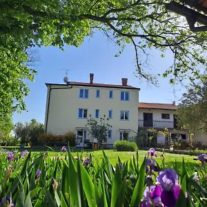 https://apartments-marija-murine.in-istria.net